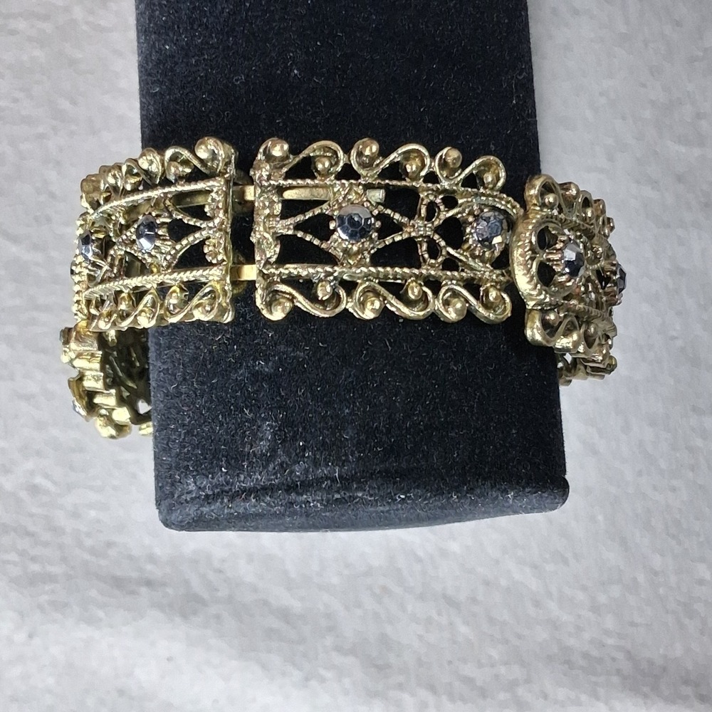 Vintage Style Gray Cameo Jewelry Set - Modern Victorian Revival Cuff & Brooch - Picture 6 of 16